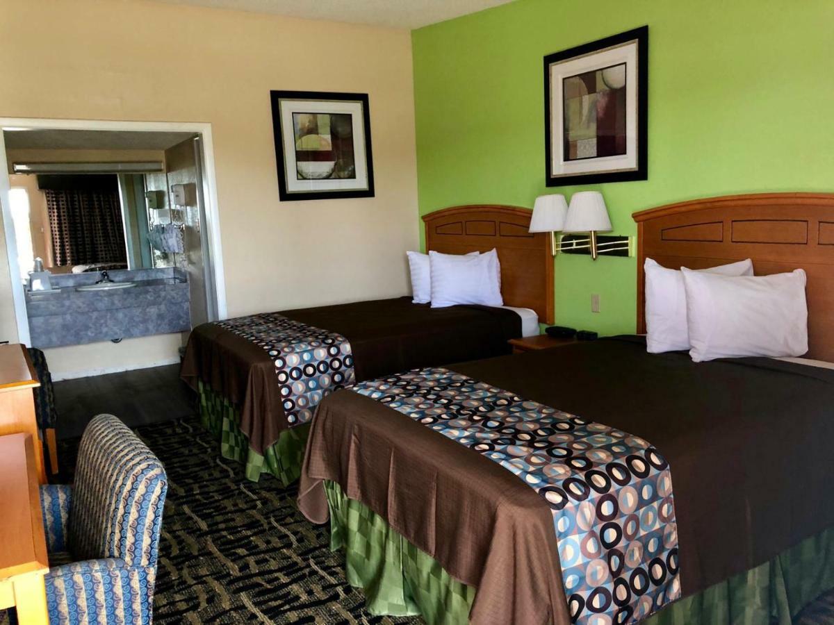 Lone Star Inn Лъбък Екстериор снимка