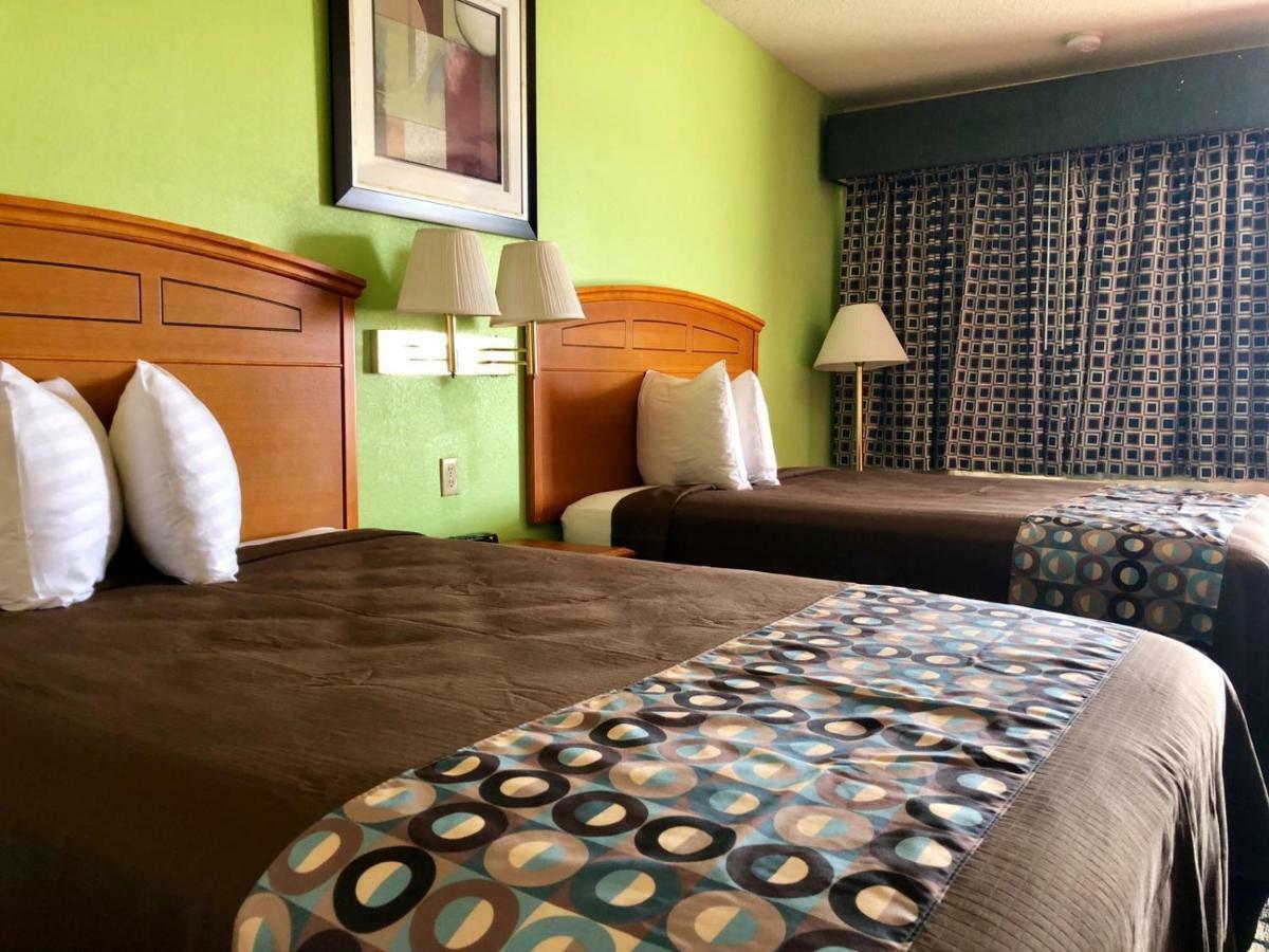 Lone Star Inn Лъбък Екстериор снимка